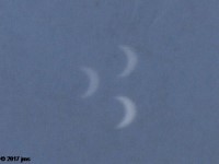 8/21/2017 Eclipse(3 holes in a piece of paper)